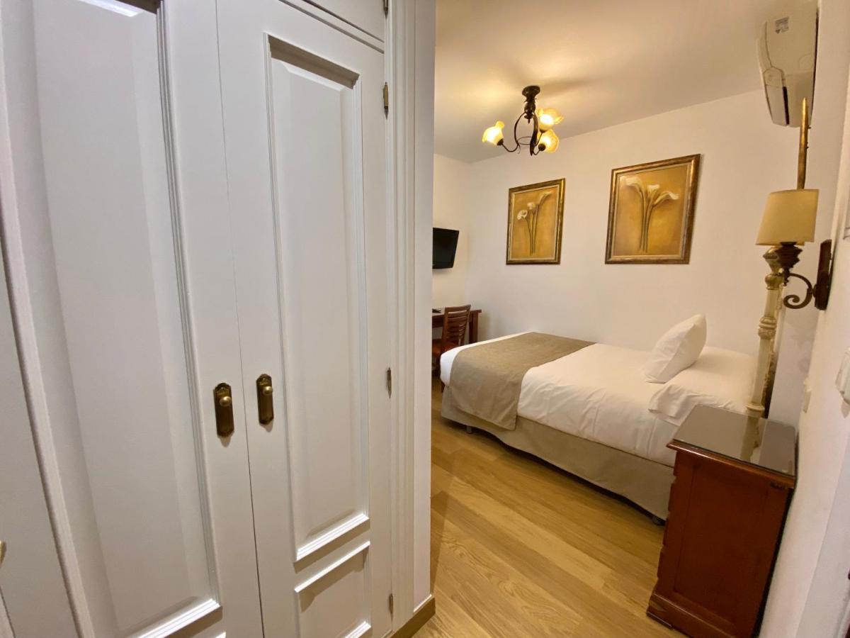 Hostal Rodri (Adults Only) Гранада Экстерьер фото